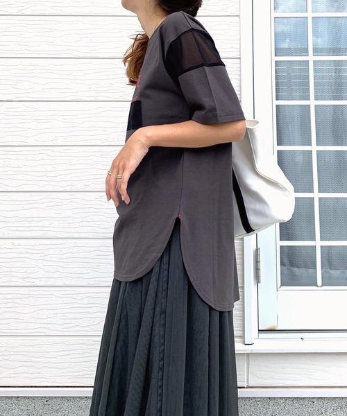 Q（キュー）の「ロゴチュールT（Tシャツ/カットソー・レディース・ホワイト/チャコールグレー・MEDIUM）」の7枚目の写真