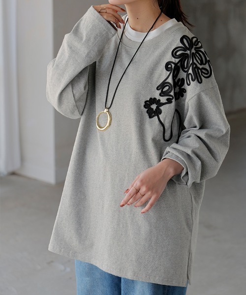 HUG.U(ハグユー)の「刺繍ロンT(Tシャツ/カットソー・レディース・マスタード/レッド/グリーン/ブラック/グレー/ブラック系その他/ライトグレー/ダークグレー/イエロー系その他・FREE)」の3枚目の写真