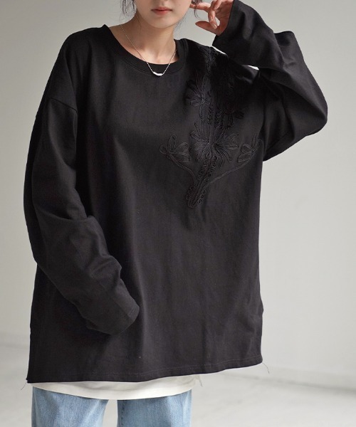 HUG.U(ハグユー)の「刺繍ロンT(Tシャツ/カットソー・レディース・マスタード/レッド/グリーン/ブラック/グレー/ブラック系その他/ライトグレー/ダークグレー/イエロー系その他・FREE)」の2枚目の写真