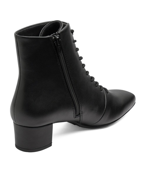 AcureZ(アキュアーズ)の「スッキリシルエットのレースアップデザイン「生活防水×スタイリッシュブーツ」(ブーツ・レディース・ブラック/カーキ/アイボリー・24.0cm/23.0cm/22.5cm/24.5cm/23.5cm)」の11枚目の写真