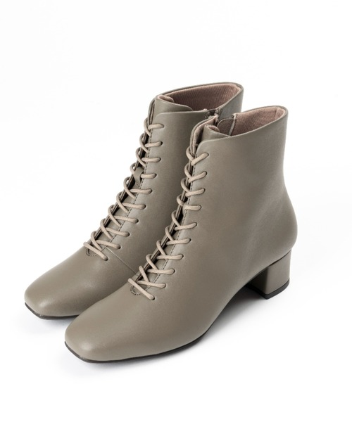 AcureZ(アキュアーズ)の「スッキリシルエットのレースアップデザイン「生活防水×スタイリッシュブーツ」(ブーツ・レディース・ブラック/カーキ/アイボリー・24.0cm/23.0cm/22.5cm/24.5cm/23.5cm)」の14枚目の写真
