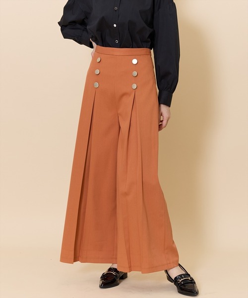 SWINGLE（スウィングル）の「金ボタンセンタータックワイドパンツ