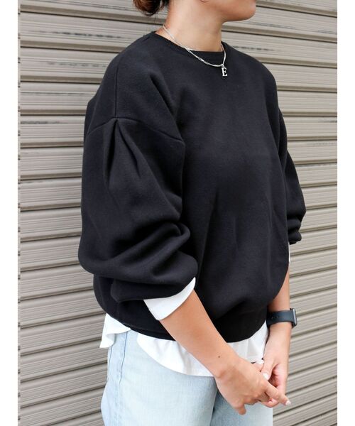 Ungrid（アングリッド）の「【WEB限定】スリーブタックスウェットライクルーズニット（ニット/セーター・レディース・ライトグレー/レッド/ピンク/ブラック/ブルー・FREE）」の2枚目の写真