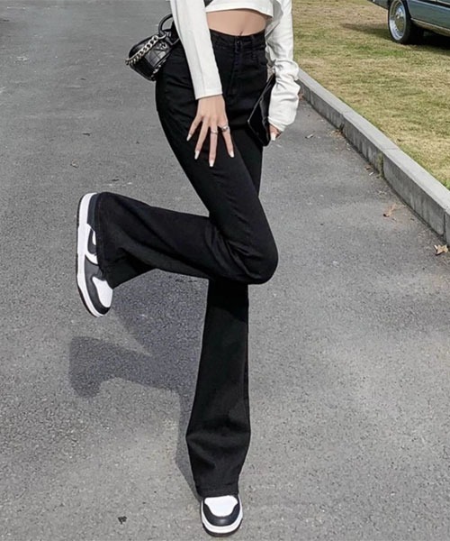 urge:(アージコロン )の「【URGE:】フレア ブラック デニム パンツ(デニムパンツ・レディース・ブラック・MEDIUM/LARGE/X-LARGE/SMALL)」の4枚目の写真