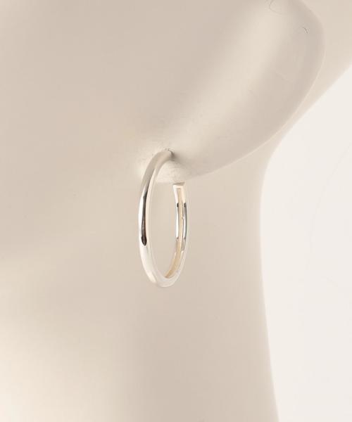 UNITED ARROWS（ユナイテッドアローズ）の「UWBT フープ ピアス M②（ピアス（両耳用）・レディース・シルバー・フリー）」の7枚目の写真