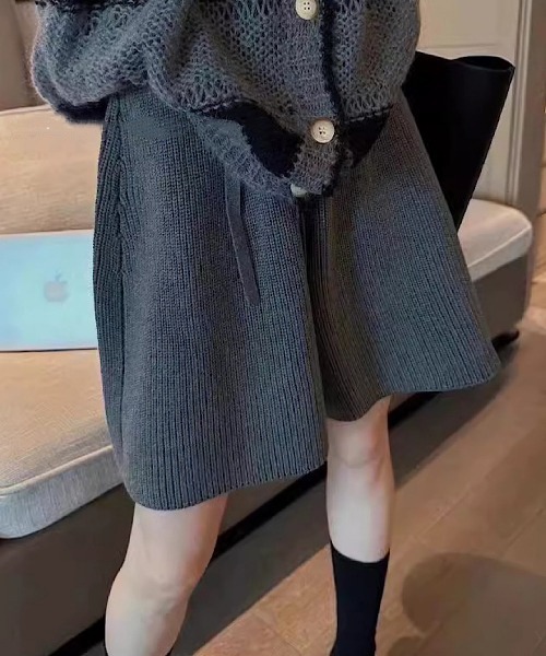 H.TOKYO(エイチトウキョウ)の「ニットワイドショートパンツ(その他パンツ・レディース・ブラック/ダークグレー/グリーン/ダークブラウン・FREE)」の8枚目の写真