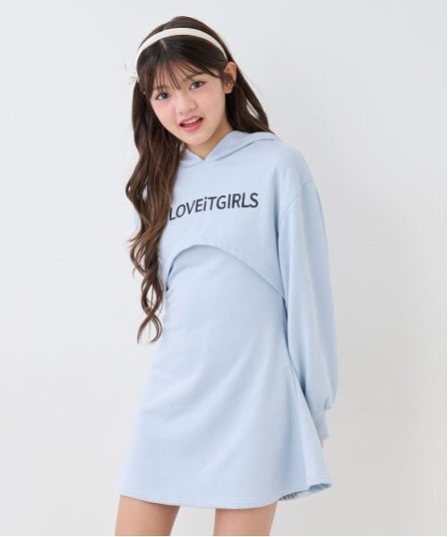 by LOVEiT（バイラビット）の「パーカーつきワンピース（ワンピース・キッズ・グレー/ブルー/オフホワイト・160cm/150cm/140cm/130cm/120cm）」の3枚目の写真