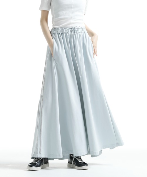 Y-3(ワイスリー)の「W 3S TRCK SKIRT(スカート・レディース・ライトグレー系・XX-SMALL/X-SMALL/MEDIUM/SMALL)」の2枚目の写真