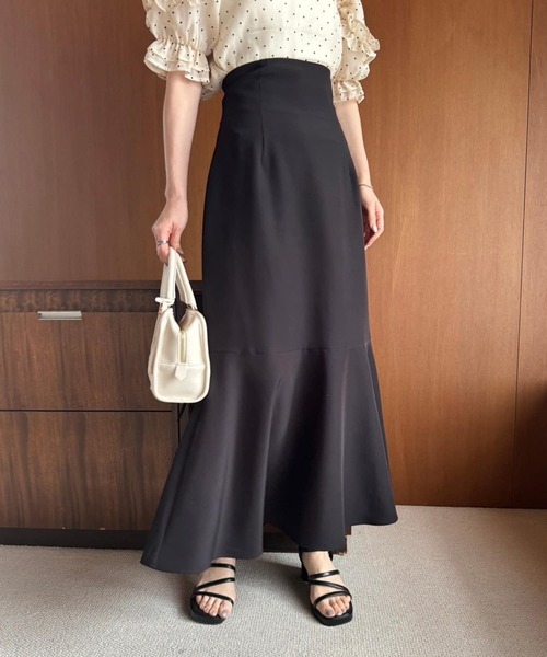 one after another NICE CLAUP（ワンアフターアナザーナイスクラップ）の「【マイナス5キロ見え】バックレースアップマーメイドスカート/WEB限定商品（スカート・レディース・アイボリー系/アイボリー/ブラック・SMALL/LARGE/MEDIUM）」の6枚目の写真