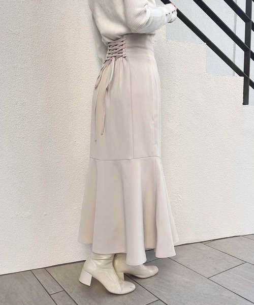 one after another NICE CLAUP（ワンアフターアナザーナイスクラップ）の「【マイナス5キロ見え】バックレースアップマーメイドスカート/WEB限定商品（スカート・レディース・アイボリー系/アイボリー/ブラック・SMALL/LARGE/MEDIUM）」の13枚目の写真
