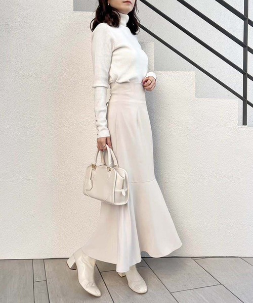 one after another NICE CLAUP（ワンアフターアナザーナイスクラップ）の「【マイナス5キロ見え】バックレースアップマーメイドスカート/WEB限定商品（スカート・レディース・アイボリー系/アイボリー/ブラック・SMALL/LARGE/MEDIUM）」の12枚目の写真