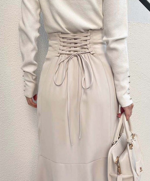 one after another NICE CLAUP（ワンアフターアナザーナイスクラップ）の「【マイナス5キロ見え】バックレースアップマーメイドスカート/WEB限定商品（スカート・レディース・アイボリー系/アイボリー/ブラック・SMALL/LARGE/MEDIUM）」の14枚目の写真