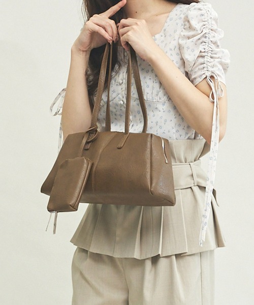 Olu.（オルドット）の「ポーチ付きショルダーボストンバッグ（ショルダーバッグ・レディース・ボルドー/ブラウン/ブラック・FREE）」の9枚目の写真