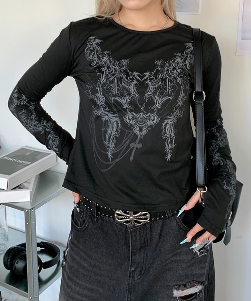 lilful(リルフル)の「フィンガーホール付き Y2KプリントデザインロンT(Tシャツ/カットソー・レディース・ブラウン/ブラック/ホワイト・M/L/S)」の17枚目の写真