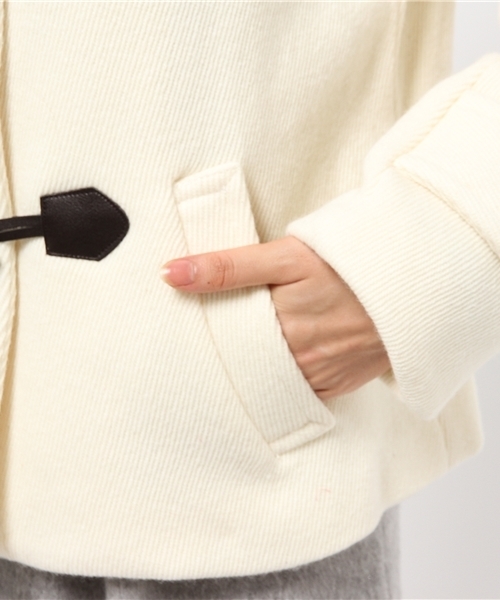 UNRELISH（アンレリッシュ）の「ファーフードショートダッフルコート（ダッフルコート・レディース・ホワイト/キャメル/ブラック・SMALL/MEDIUM）」の6枚目の写真