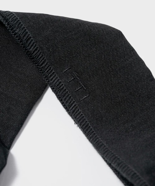 ITTI（イッチ）の「ITTI/イッチ/MARY INSIDE OUT TOTE - L / CERATO BRIGHT（ショルダーバッグ・レディース・ブラック/ブラウン/レッド・F）」の4枚目の写真