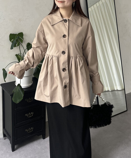 prose verse（プロズヴェール）の「ステンカラーペプラムミドルコート（トレンチコート・レディース・ベージュ・MEDIUM/LARGE）」の21枚目の写真