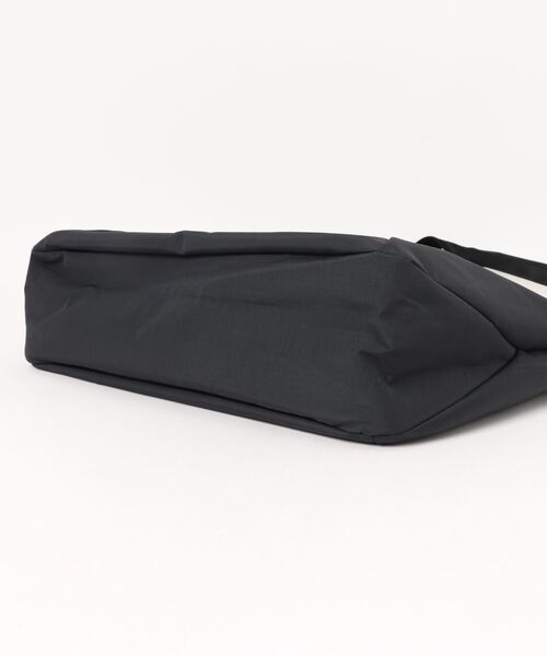 ALPAKA(アルパカ)の「ELEMENTS TOTE トートバッグ Lサイズ(トートバッグ・メンズ・ブラック×グレー・ONE SIZE)」の7枚目の写真