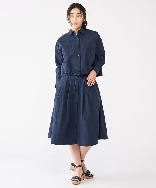 tommy jeans（トミー ジーンズ）の「ナイロンブルゾンシャツ（シャツ/ブラウス・レディース・ブルー・34inch/32inch）」の2枚目の写真