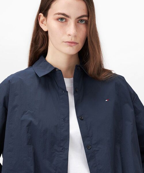 tommy jeans（トミー ジーンズ）の「ナイロンブルゾンシャツ（シャツ/ブラウス・レディース・ブルー・34inch/32inch）」の5枚目の写真