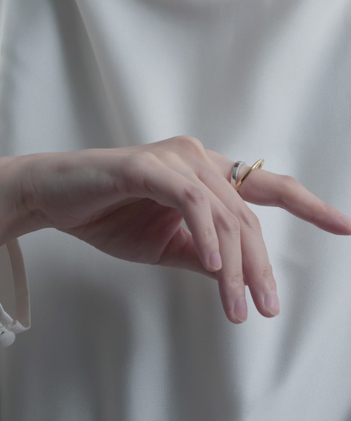 YArKA（ヤーカ）の「【YArKA/ヤーカ】circle & oval overlap ring [luslep4] / 円と楕円の重なりリング（リング・メンズ・シルバー/ゴールド/その他1・#13/#15/#7/#9/#11）」の19枚目の写真