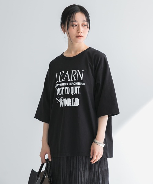 URBAN RESEARCH(アーバンリサーチ)の「ロゴプリントルーズTシャツ(Tシャツ/カットソー・レディース・その他1/その他2・FREE)」の1枚目の写真