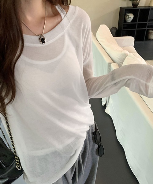 2ly2(トゥーリートゥー)の「ゆるっと着こなす大人カジュアル&透け感トップス&タンクセット(Tシャツ/カットソー・レディース・ブラック/ベージュ/ホワイト・FREE)」の4枚目の写真
