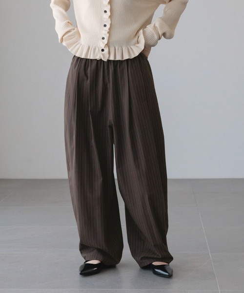 LOWRYS FARM（ローリーズファーム）の「イージーワイドコクーンパンツ 327286（その他パンツ・レディース・ベージュ/ホワイト/グレー/ブルー/ブラック/パープル/グリーン/ネイビー/グレー系その他/ブラウン系その他/ブラウン系その他2/ゴールド・MEDIUM/LARGE/SMALL）」の5枚目の写真