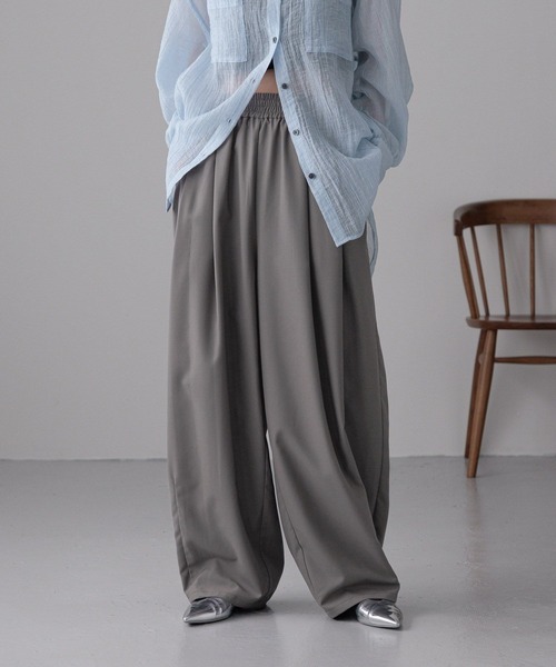 LOWRYS FARM（ローリーズファーム）の「イージーワイドコクーンパンツ 327286（その他パンツ・レディース・ベージュ/ホワイト/グレー/ブルー/ブラック/パープル/グリーン/ネイビー/グレー系その他/ブラウン系その他/ブラウン系その他2/ゴールド・MEDIUM/LARGE/SMALL）」の21枚目の写真