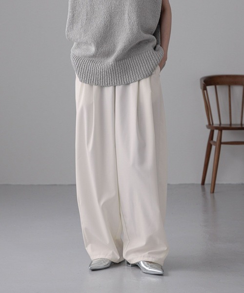 LOWRYS FARM（ローリーズファーム）の「イージーワイドコクーンパンツ 327286（その他パンツ・レディース・ベージュ/ホワイト/グレー/ブルー/ブラック/パープル/グリーン/ネイビー/グレー系その他/ブラウン系その他/ブラウン系その他2/ゴールド・MEDIUM/LARGE/SMALL）」の15枚目の写真