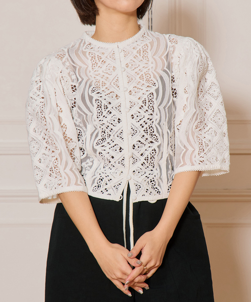 IENA LA BOUCLE（イエナラブークル）の「IENA LA BOUCLE エンブロイダリーブラウス（シャツ/ブラウス・レディース・ホワイト・FREE）」の14枚目の写真