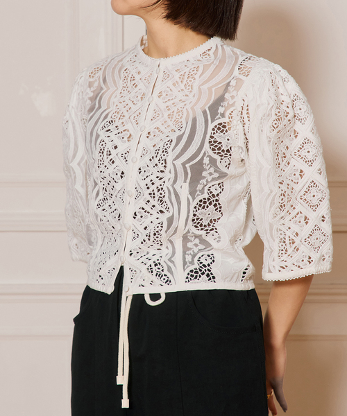 IENA LA BOUCLE（イエナラブークル）の「IENA LA BOUCLE エンブロイダリーブラウス（シャツ/ブラウス・レディース・ホワイト・FREE）」の17枚目の写真