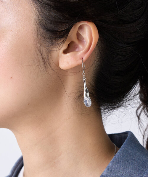 BEARDSLEY（ビアズリー）の「カットドロップピアス（シルバー）（ピアス（両耳用）・レディース・シルバー・FREE）」の3枚目の写真