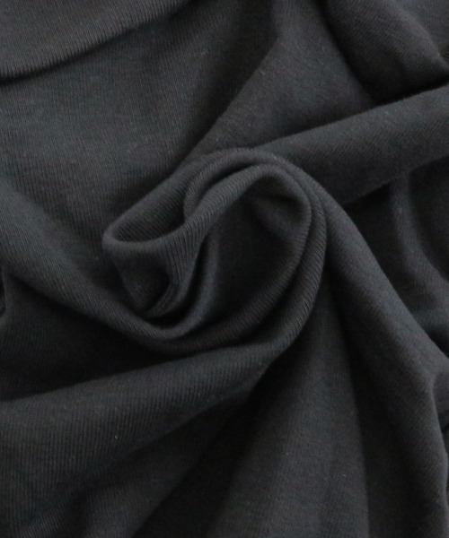 ALLuRing ChaRm(アリュリングチャーム)の「ALLuRing ChaRm × c_mk7o Ruffle Neck Mini Dress / ラッフルネックミニワンピース(ワンピース・レディース・ブラック/ホワイト・FREE)」の8枚目の写真