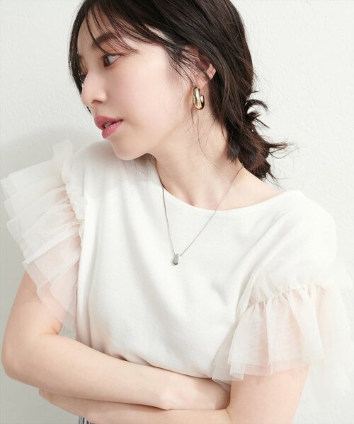 natural couture(ナチュラルクチュール)の「【WEB限定】チュールフリルドッキングニット(ニット/セーター・レディース・サックスブルー/グレイッシュベージュ/ブラック/オフホワイト/ピンク系その他・FREE)」の2枚目の写真