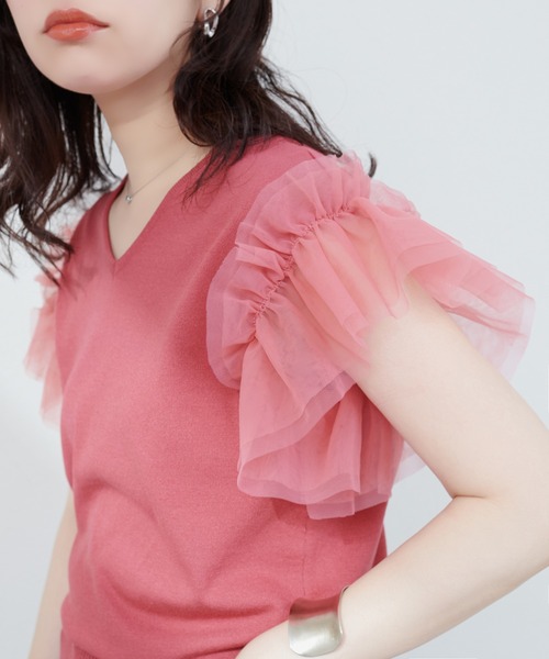 natural couture(ナチュラルクチュール)の「【WEB限定】チュールフリルドッキングニット(ニット/セーター・レディース・サックスブルー/グレイッシュベージュ/ブラック/オフホワイト/ピンク系その他・FREE)」の5枚目の写真