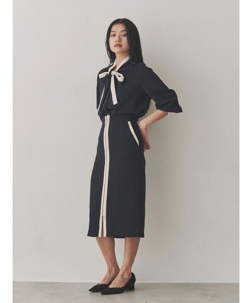 TONAL（トーナル）の「バイカラーハーフボウタイブラウス（シャツ/ブラウス・レディース・ライトブルー/ネイビー/グレー/オフホワイト・MEDIUM）」の10枚目の写真