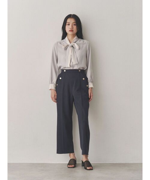 TONAL（トーナル）の「バイカラーハーフボウタイブラウス（シャツ/ブラウス・レディース・ライトブルー/ネイビー/グレー/オフホワイト・MEDIUM）」の12枚目の写真