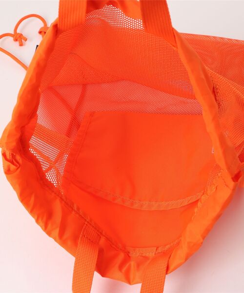 San-ai Resort 三愛水着楽園（サンアイリゾート　サンアイミズギラクエン）の「【NIKE】ナイキ SS25 メッシュドローストリングプールバッグ（スイムグッズ・レディース・サックスブルー/ネイビー/ベージュ/オレンジ・ONE SIZE）」の16枚目の写真