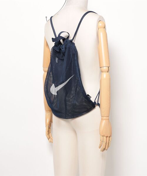 San-ai Resort 三愛水着楽園（サンアイリゾート　サンアイミズギラクエン）の「【NIKE】ナイキ SS25 メッシュドローストリングプールバッグ（スイムグッズ・レディース・サックスブルー/ネイビー/ベージュ/オレンジ・ONE SIZE）」の17枚目の写真