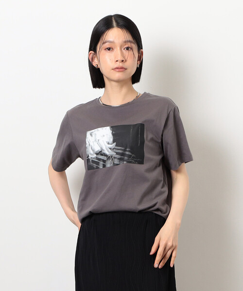 COMME CA ISM(コムサイズム)の「フォトプリントTシャツ(Tシャツ/カットソー・レディース・グレー/グレー系その他/ホワイト系その他/ホワイト・LARGE/MEDIUM/SMALL)」の8枚目の写真