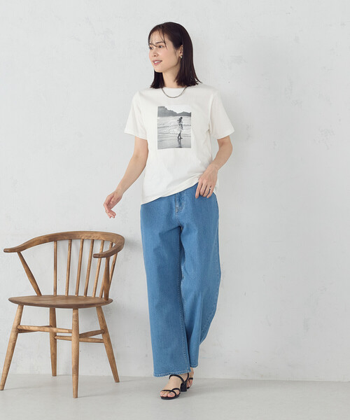 COMME CA ISM(コムサイズム)の「フォトプリントTシャツ(Tシャツ/カットソー・レディース・グレー/グレー系その他/ホワイト系その他/ホワイト・LARGE/MEDIUM/SMALL)」の9枚目の写真