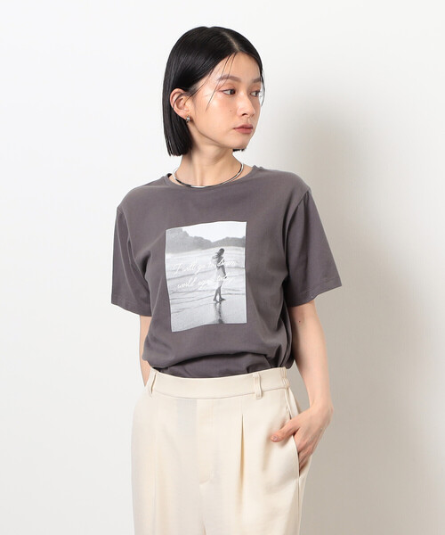 COMME CA ISM(コムサイズム)の「フォトプリントTシャツ(Tシャツ/カットソー・レディース・グレー/グレー系その他/ホワイト系その他/ホワイト・LARGE/MEDIUM/SMALL)」の21枚目の写真