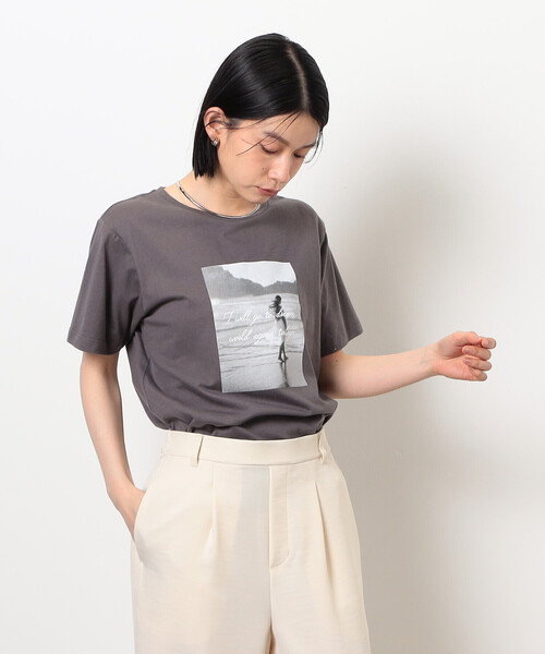 COMME CA ISM(コムサイズム)の「フォトプリントTシャツ(Tシャツ/カットソー・レディース・グレー/グレー系その他/ホワイト系その他/ホワイト・LARGE/MEDIUM/SMALL)」の22枚目の写真