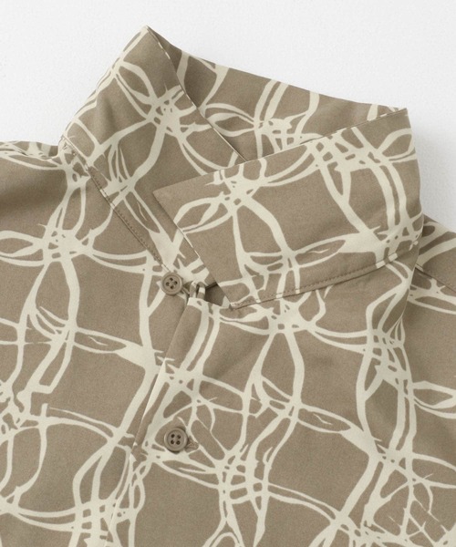 ITEMS URBANRESEARCH（アイテムズ アーバンリサーチ）の「ラインアートプリントオープンカラー半袖シャツ（シャツ/ブラウス・メンズ・ブラック/ベージュ/ホワイト・MEDIUM/LARGE）」の16枚目の写真