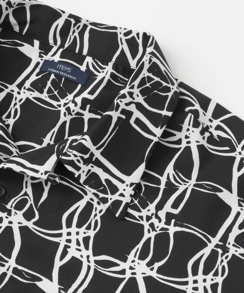 ITEMS URBANRESEARCH（アイテムズ アーバンリサーチ）の「ラインアートプリントオープンカラー半袖シャツ（シャツ/ブラウス・メンズ・ブラック/ベージュ/ホワイト・MEDIUM/LARGE）」の4枚目の写真