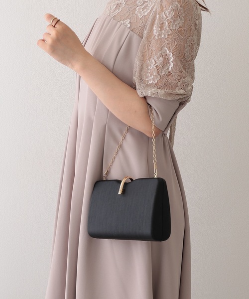 Lace Ladies(レースレディース)の「ビジュー付き 2WAY スクエア パーティー バッグ(クラッチバッグ・レディース・ブラック/アイボリー/シルバー・FREE)」の11枚目の写真
