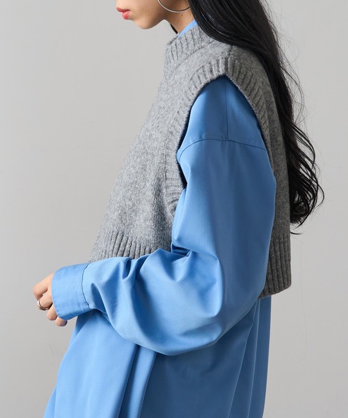 MAGASIN DE MODE Onjna（マガジンデモードオンジェナ ）の「【MAGASIN DE MODE Onjna】バッグスリットニットベスト XNN（ベスト・レディース・チャコールグレー/グレー・FREE）」の5枚目の写真