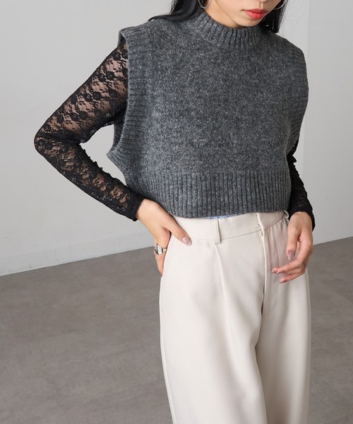 MAGASIN DE MODE Onjna（マガジンデモードオンジェナ ）の「【MAGASIN DE MODE Onjna】バッグスリットニットベスト XNN（ベスト・レディース・チャコールグレー/グレー・FREE）」の11枚目の写真