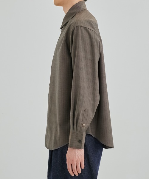 UNITED TOKYO(ユナイテッドトウキョウ)の「【残りわずか】SUMMER WOOL ロングスリーブシャツ(シャツ/ブラウス・メンズ・ブラック/オフホワイト/ダークグレー/グレイッシュベージュ・1/2/3)」の13枚目の写真